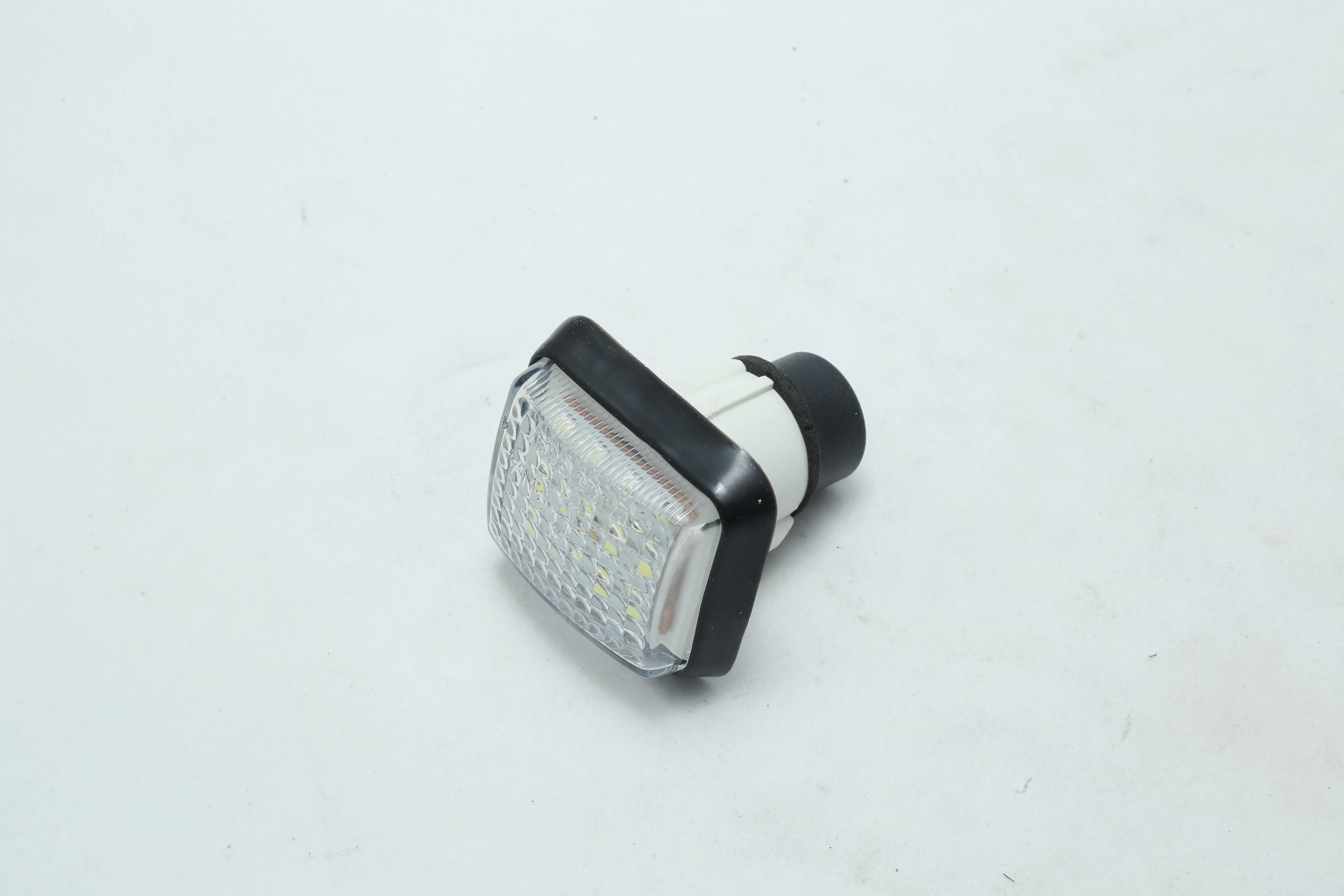 راهنما بغل گلگیر پژو 405 LED مجد