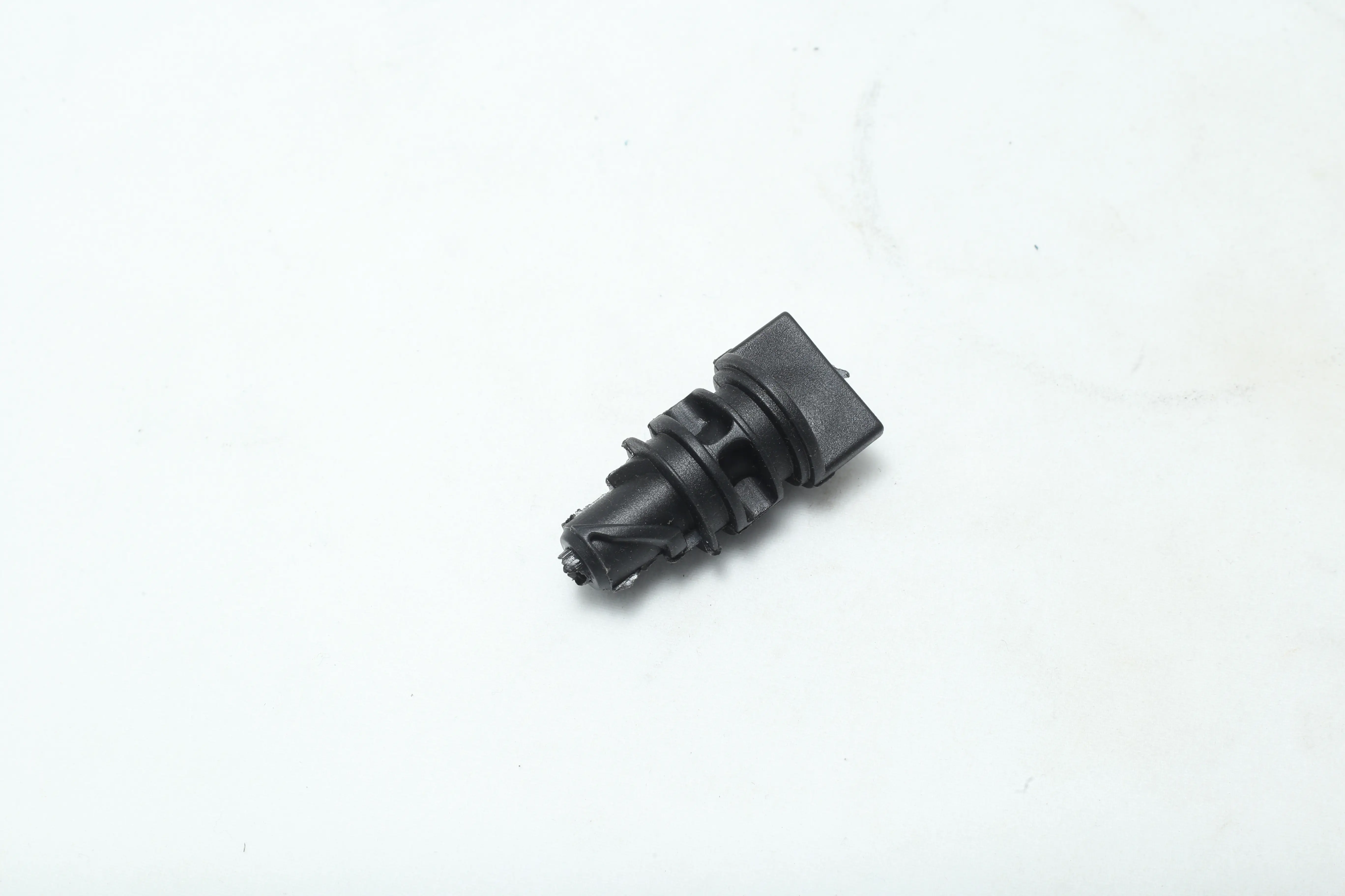 شیر تخلیه رادیات پژو 405 بزرگ
